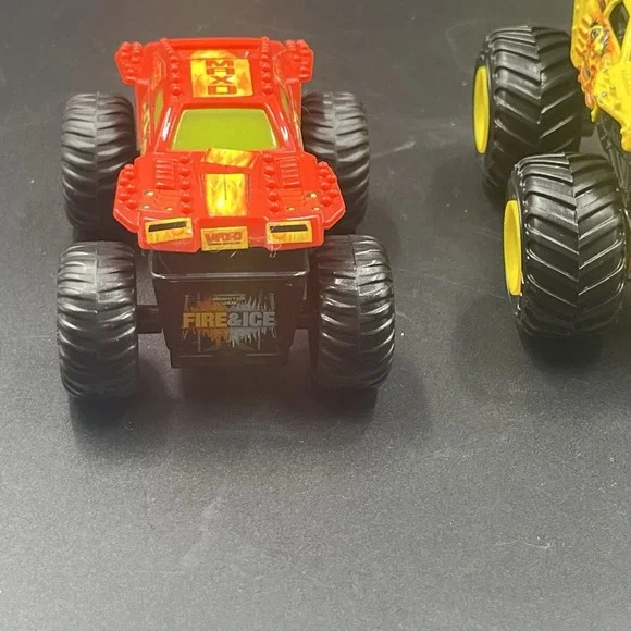 Hot Wheels Maximum Destruction MAXD Monster Jam Truck 1:64 Lot Of 3 - Picture 2 of 8